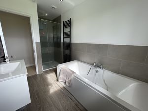 Photo 24- click for photo gallery